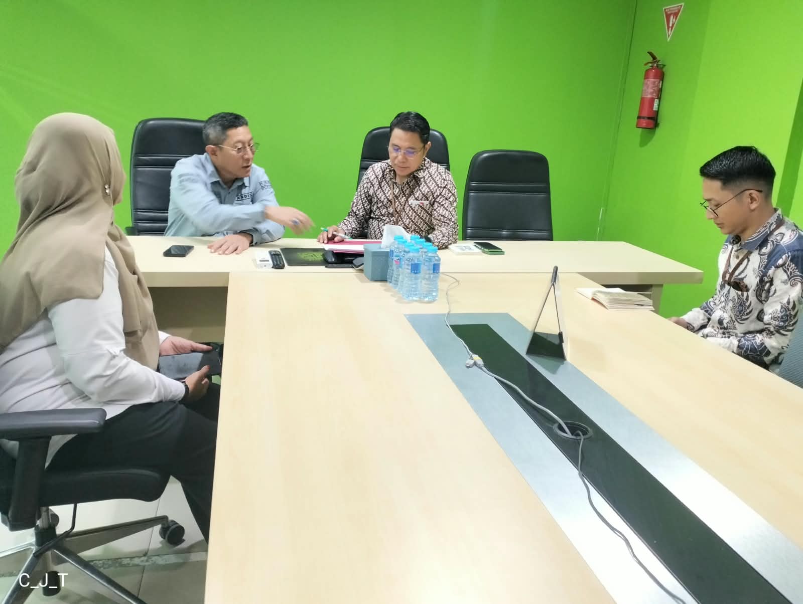 Sosialisasi dan Coaching Clinic Program Magang Nasional Kemnaker RI oleh Disnakerperin Kabupaten Karimun
